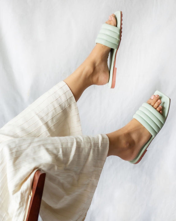 Breezy Flats (Green)