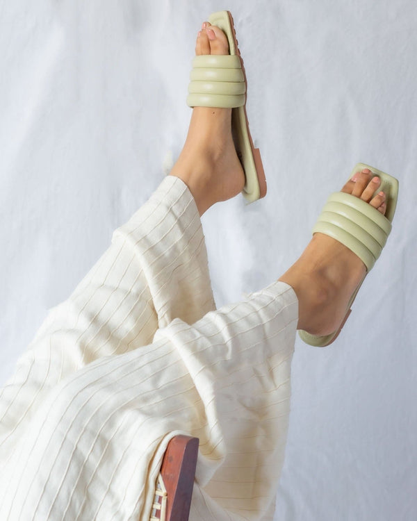 Breezy Flats (Light Green)