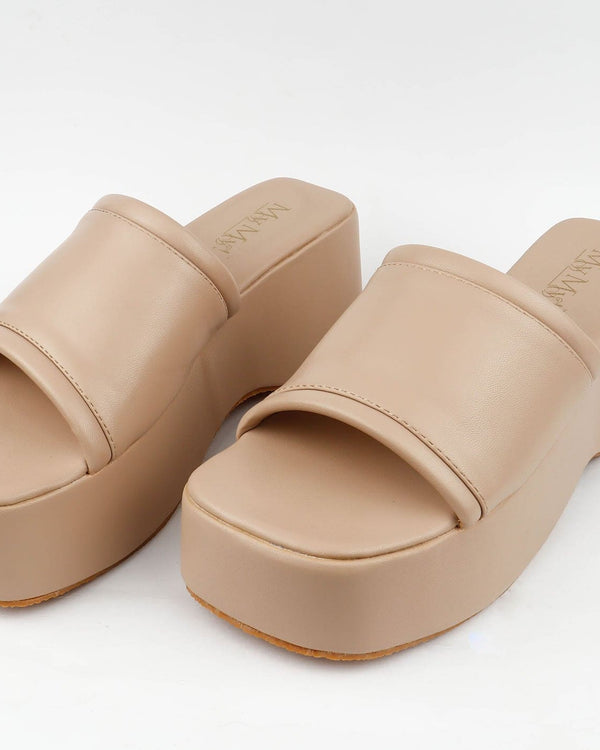 CHUNKY BEIGE PLATFORM SANDALS