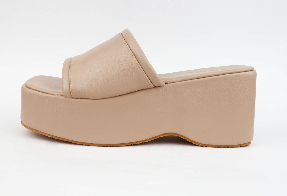 CHUNKY BEIGE PLATFORM SANDALS1