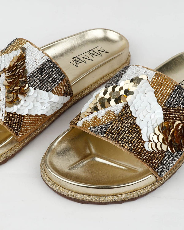 EMBROIDERED PLATFORM