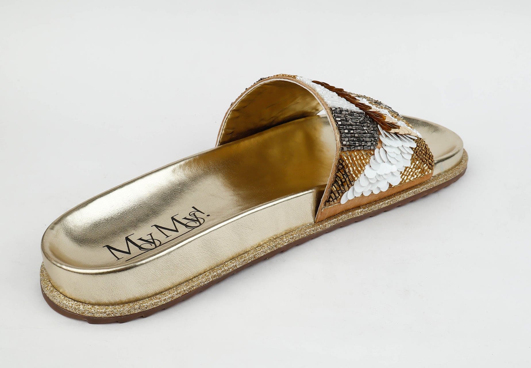 EMBROIDERED PLATFORM