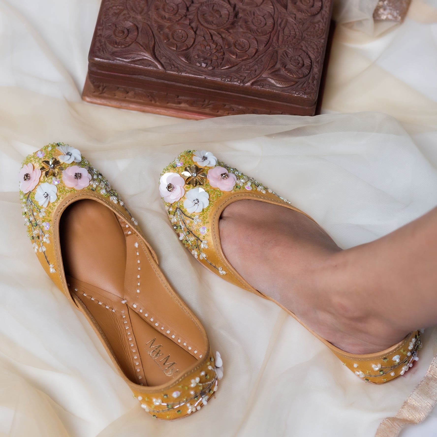 Exquisite Elegance (37% OFF)