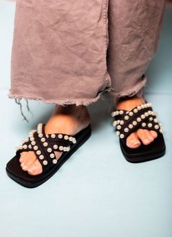 MYMY! PEARL ACCENT  SANDAL (Black) (40% Off)