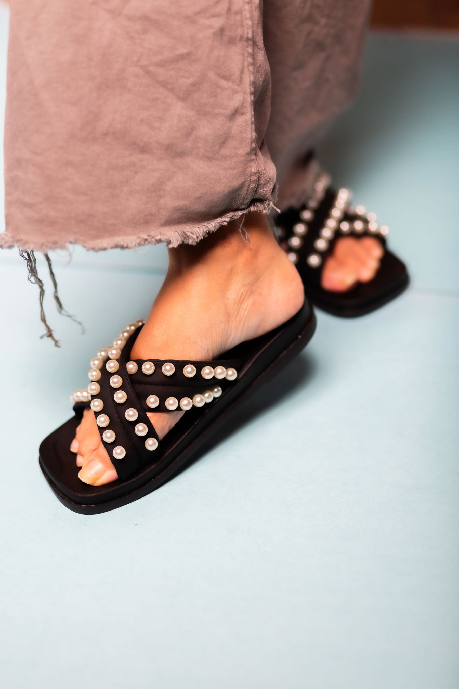 MYMY! PEARL ACCENT  SANDAL (BLACK)